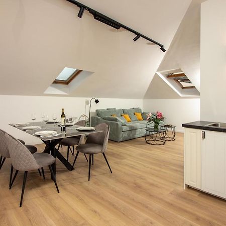 Beachside Apartment Attico Split Bagian luar foto
