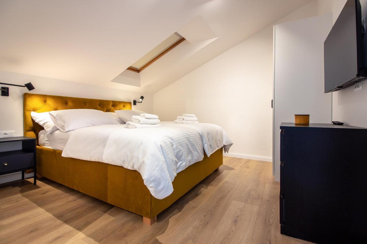 Beachside Apartment Attico Split Bagian luar foto