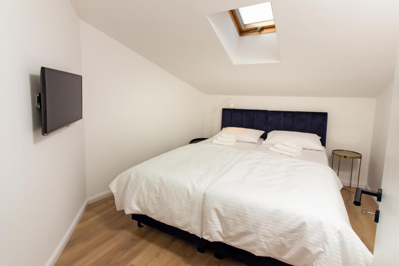 Beachside Apartment Attico Split Bagian luar foto