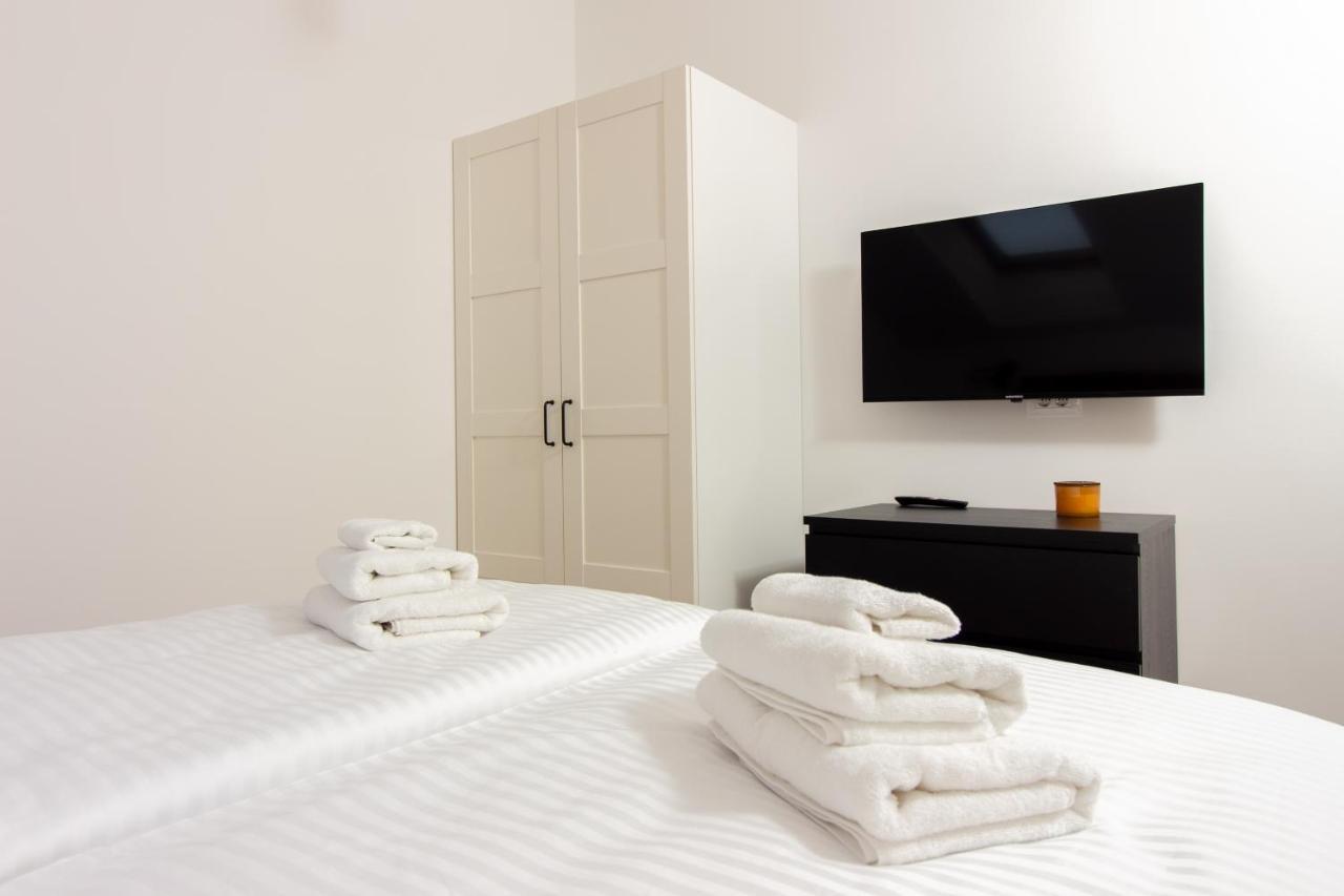 Beachside Apartment Attico Split Bagian luar foto