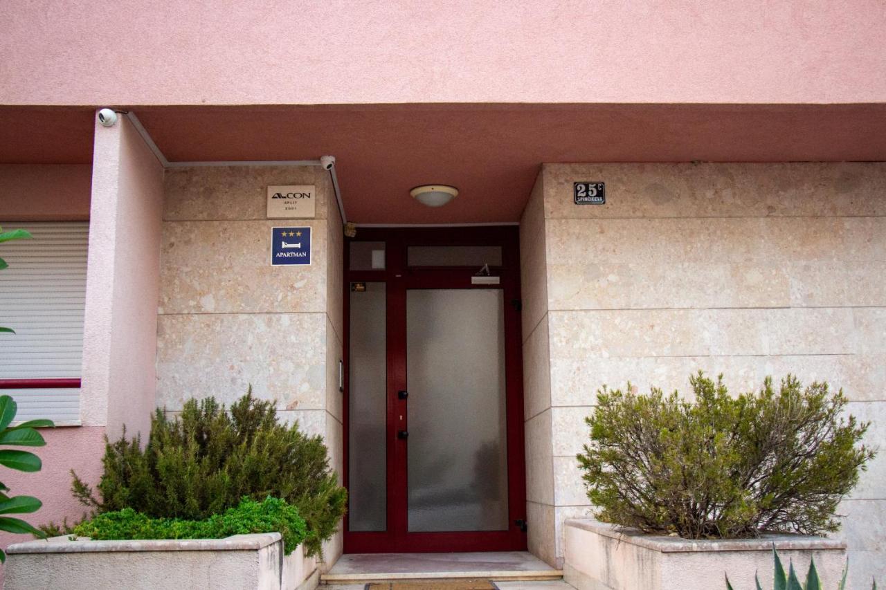 Beachside Apartment Attico Split Bagian luar foto