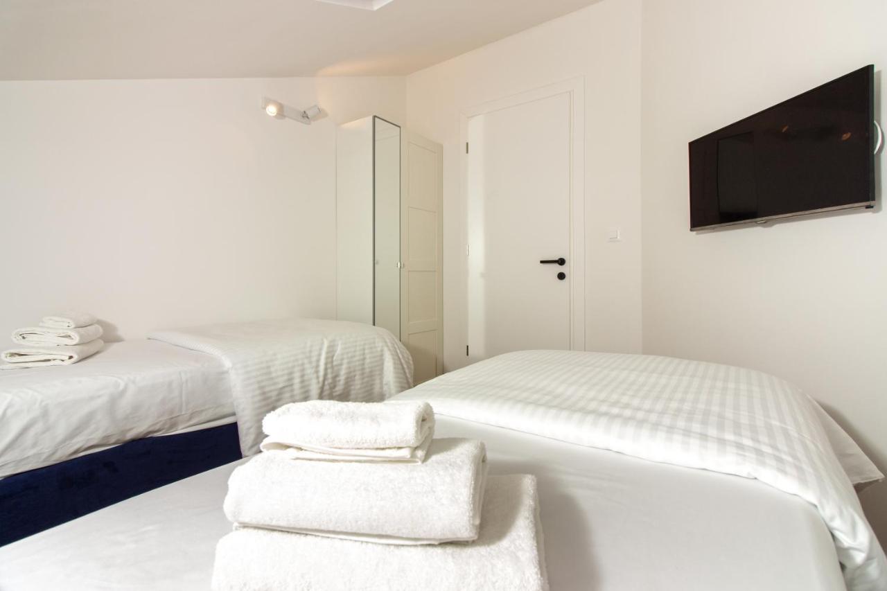 Beachside Apartment Attico Split Bagian luar foto