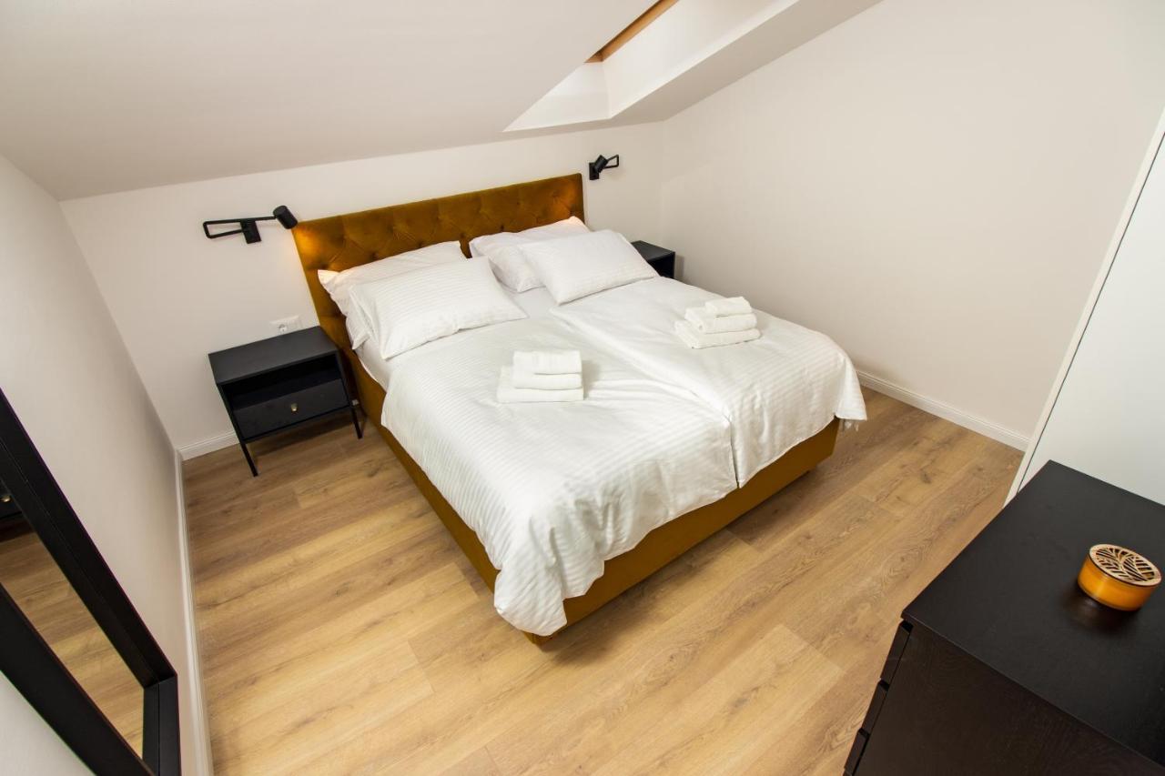 Beachside Apartment Attico Split Bagian luar foto