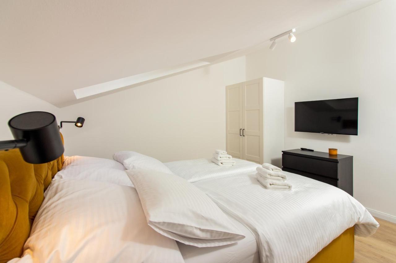 Beachside Apartment Attico Split Bagian luar foto