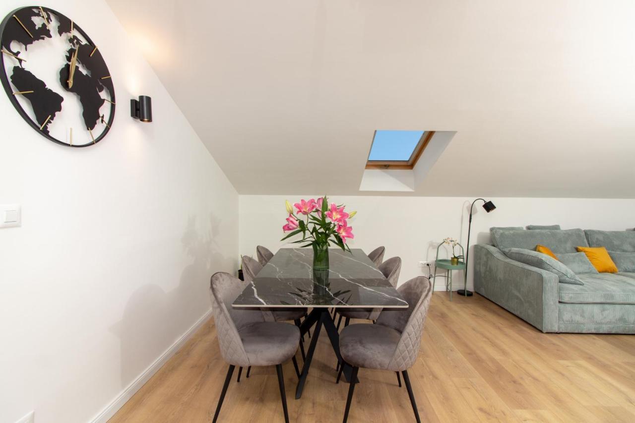 Beachside Apartment Attico Split Bagian luar foto