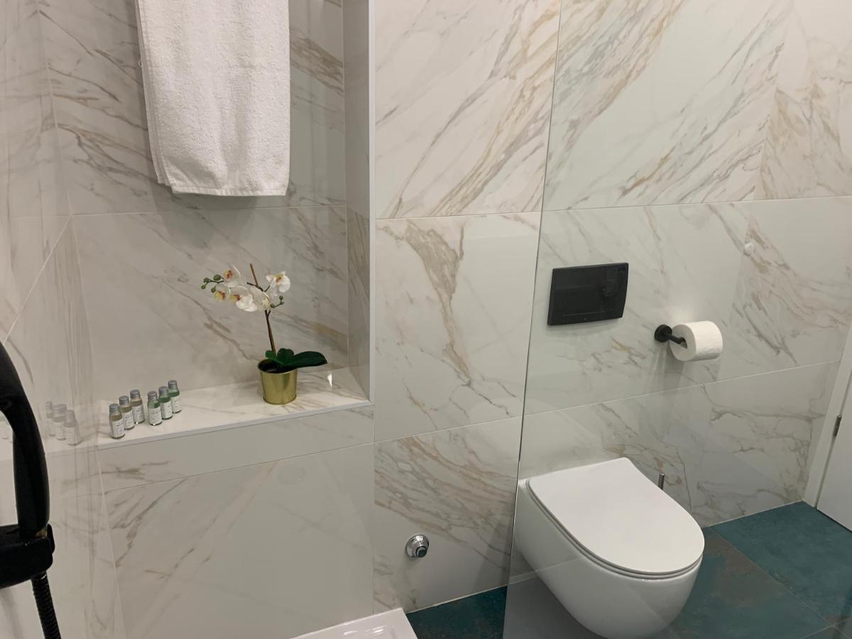 Beachside Apartment Attico Split Bagian luar foto
