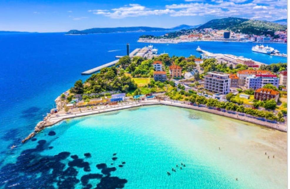 Beachside Apartment Attico Split Bagian luar foto