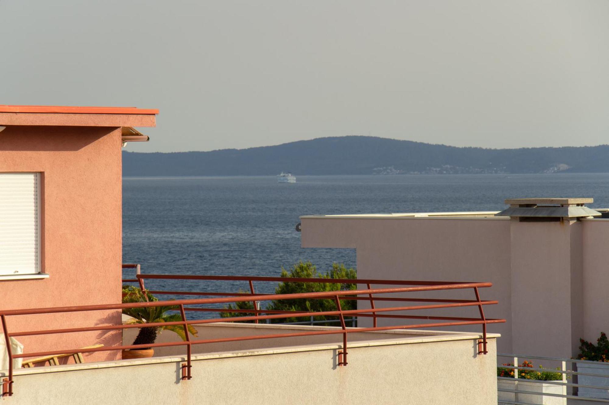 Beachside Apartment Attico Split Bagian luar foto