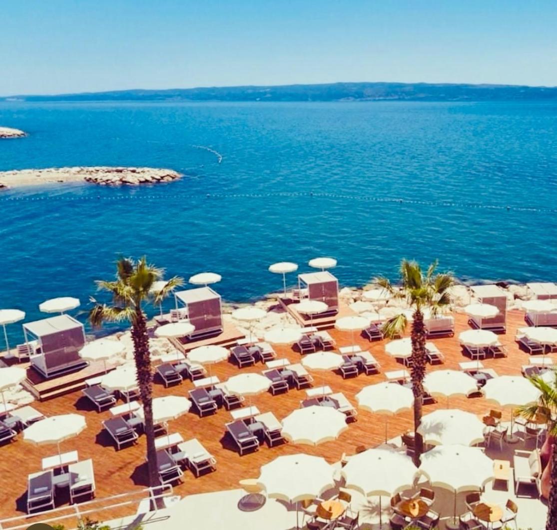 Beachside Apartment Attico Split Bagian luar foto